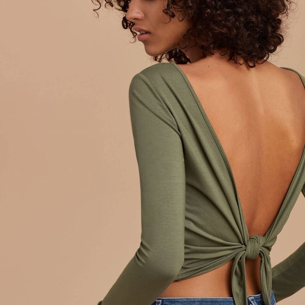 Aritzia Wilfred Sage Long Sleeve Back Tie Top